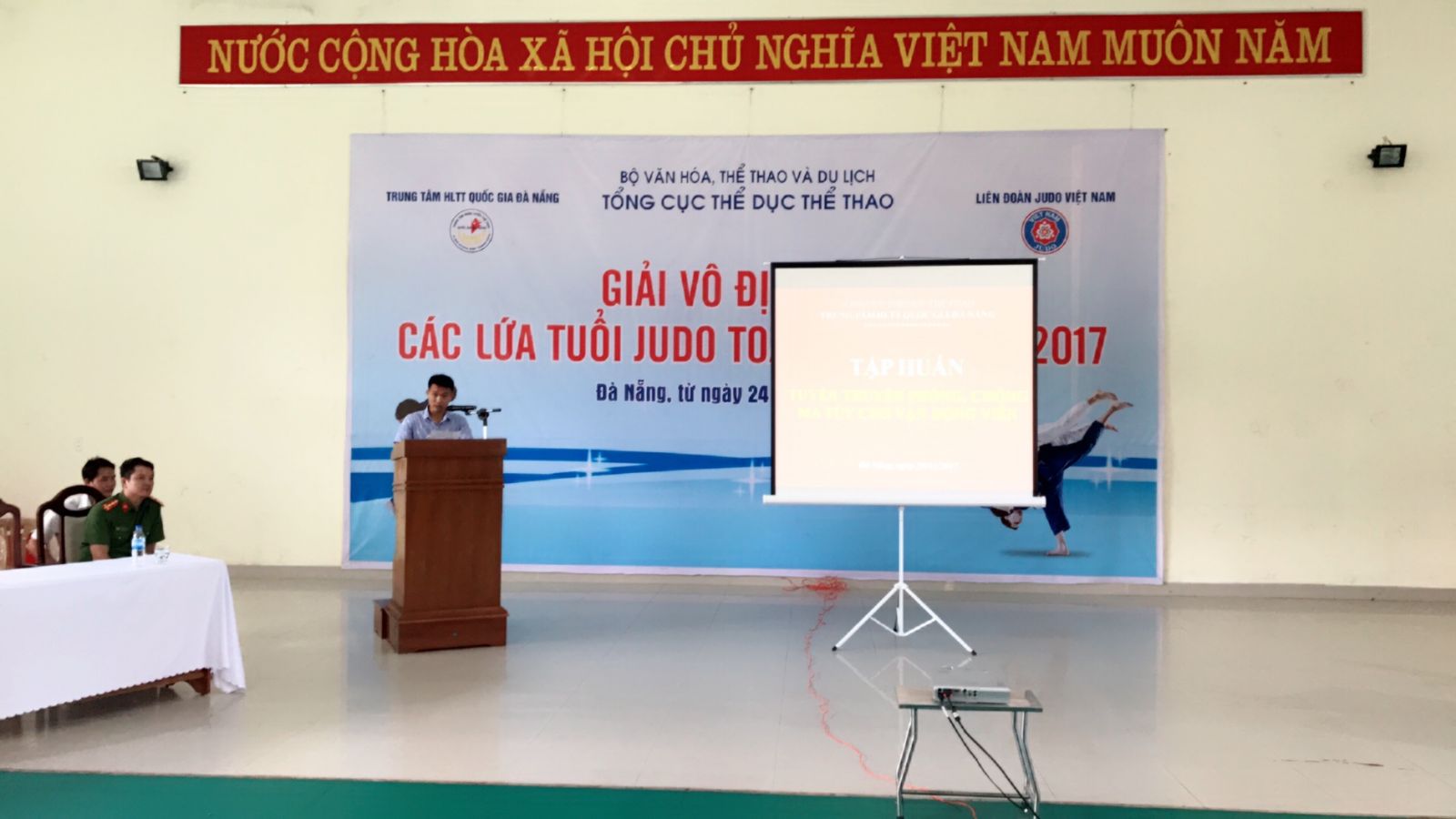 trung tam hltt quoc gia da nang to chuc buoi tuyen truyen ve cong tac phong chong ma tuy cho cac em doan vien thanh nien vdv thuoc cac doi tuyen tuyen tre quoc gia dang tap huan tai trung tam