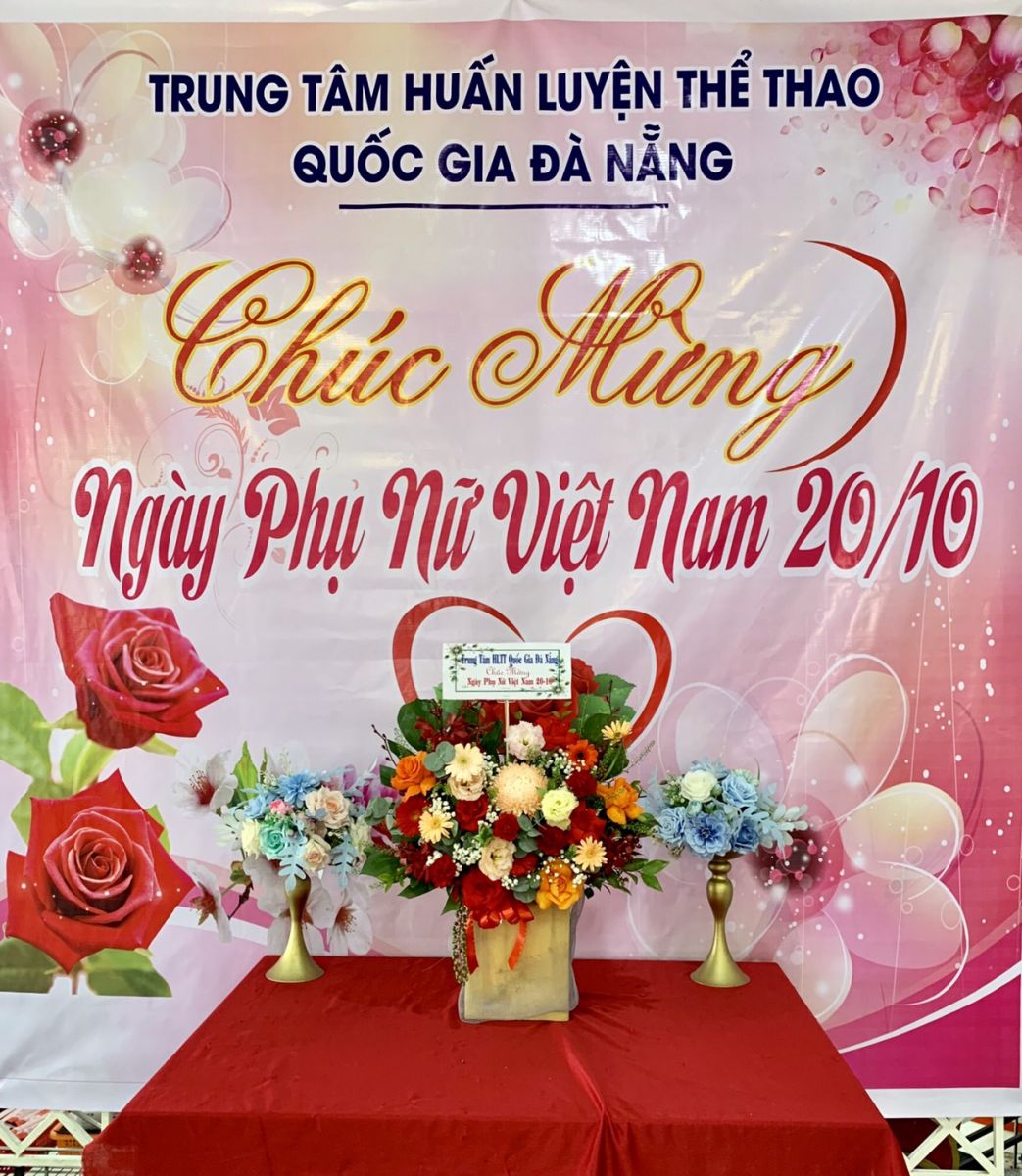 trung tam hltt quoc gia da nang to chuc buoi gap mat chuc mung cac dong chi la nu cbvc nld cua trung tam nhan ngay phu nu viet nam