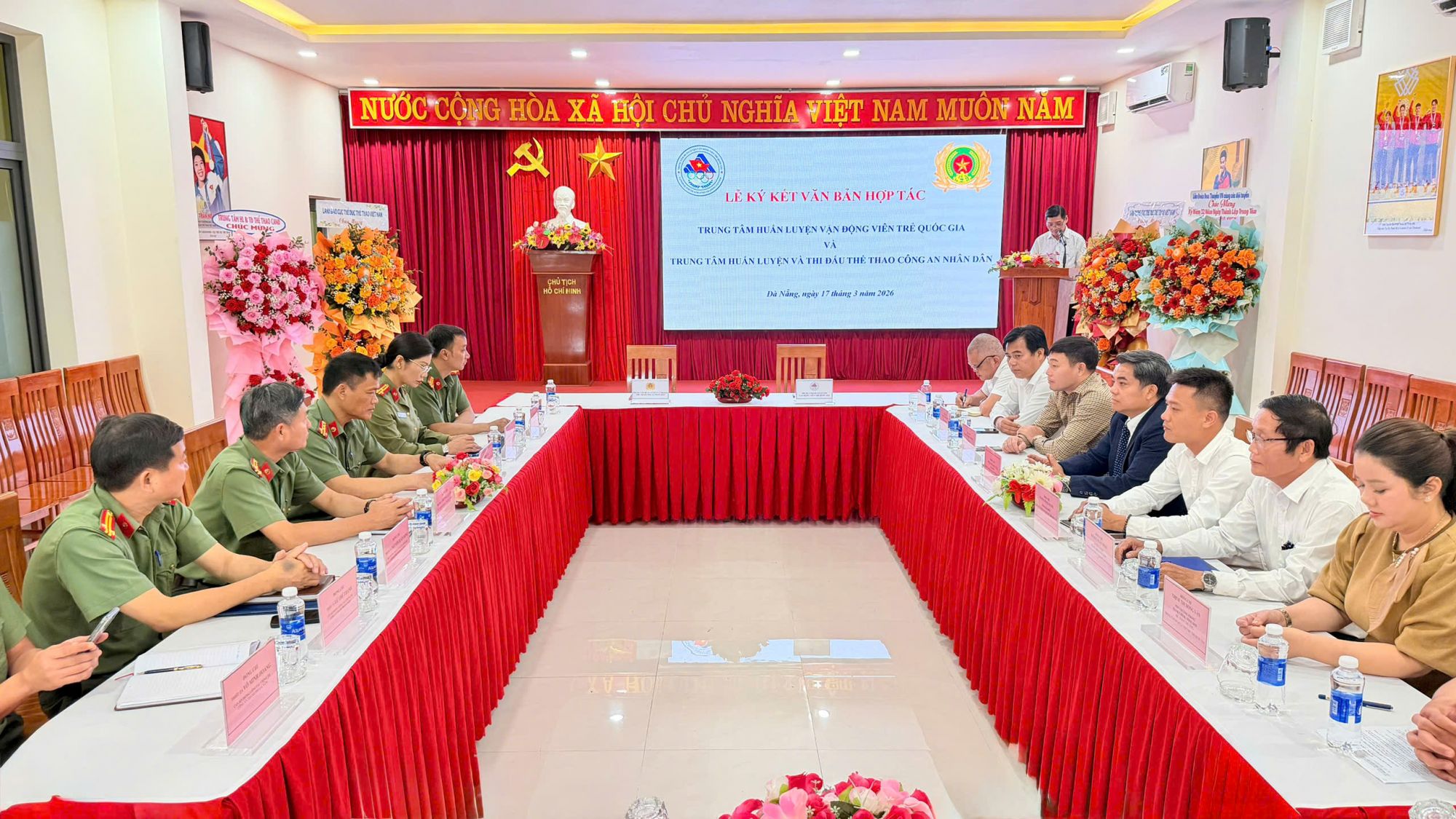 trung tam hl vdv tre quoc gia ky ket bien ban ghi nho voi trung tam hltd the thao cong an nhan dan