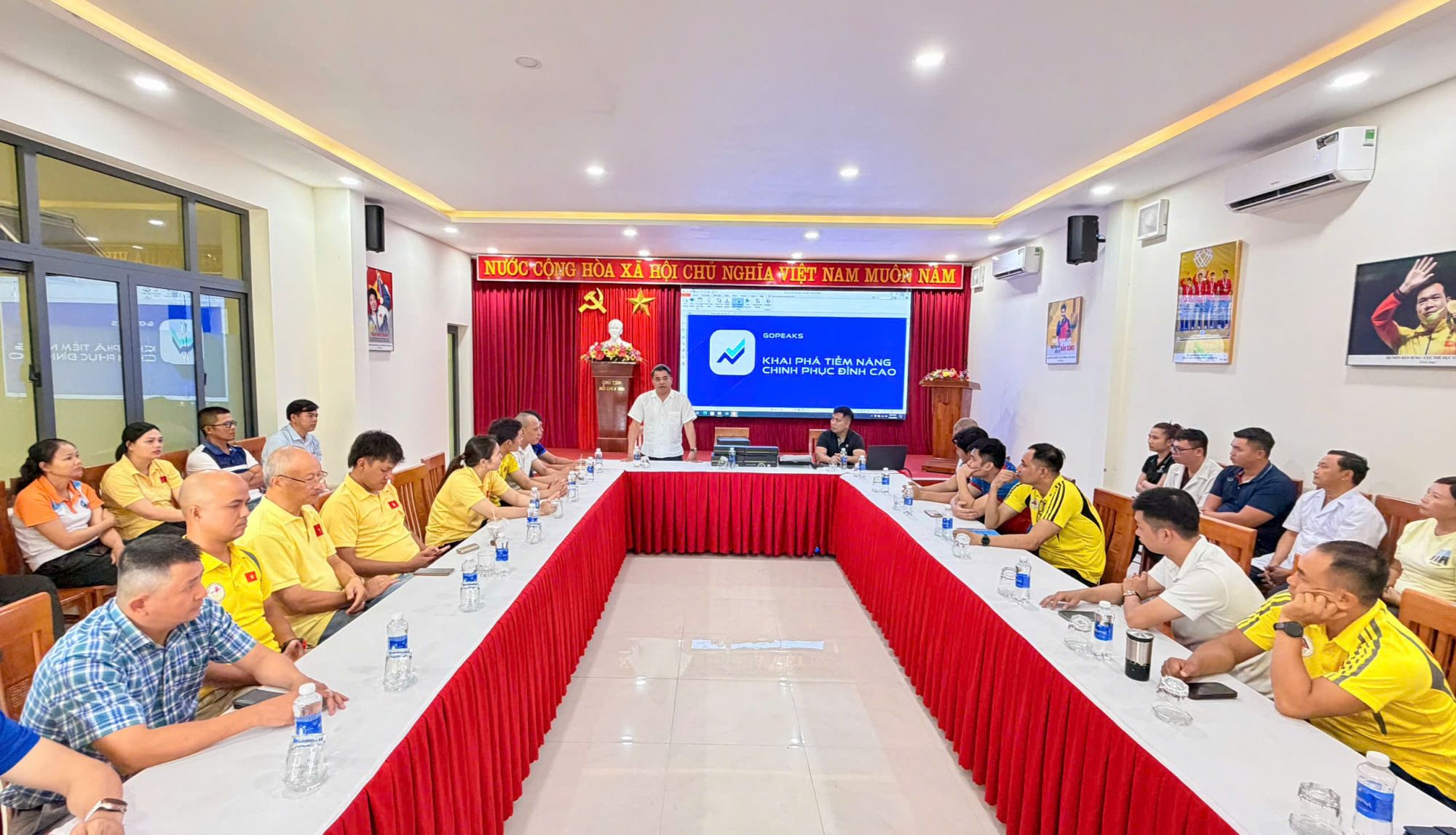 Trung tâm HL VĐV trẻ quốc gia phối hợp với Công ty GOPEAKS triển khai giới thiệu ứng dụng sản phẩm thiết bị khoa học, công nghệ và số hóa trong huấn luyện, đào tạo VĐV quốc gia. trung tam hl vdv tre quoc gia phoi hop voi cong ty gopeaks trien khai gioi thieu ung dung san pham thiet bi khoa hoc cong nghe va so hoa trong huan luyen dao tao vdv quoc gia