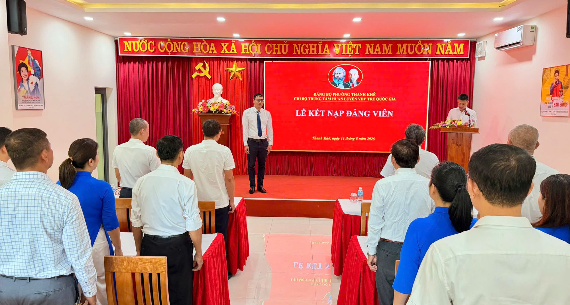 Chi bộ Trung tâm HL VĐV trẻ quốc gia tổ chức Lễ kết nạp đảng viên cho quần chúng Nguyễn Văn Tý chi bo trung tam hl vdv tre quoc gia to chuc le ket nap dang vien cho quan chung nguyen van ty